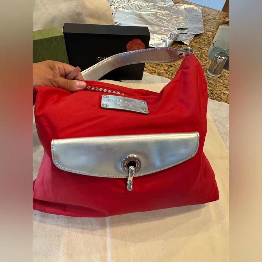 KATE SPADE RED NYLON HANDBAG PURSE SILVER FRONT & STRAP ZIPPER TOP - Picture 3 of 9